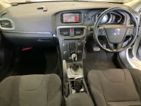 Volvo V40 лот № 2150 оценка 4  с аукциона в Японии 2