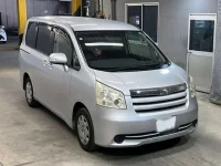 Toyota NOAH лот № 1130 оценка 3.5  с аукциона в Японии 3
