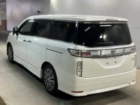Nissan ELGRAND лот № 2202 оценка R  с аукциона в Японии 1