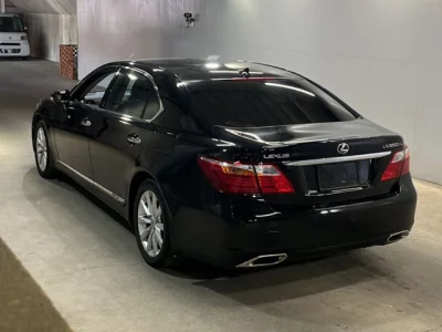 Lexus LS