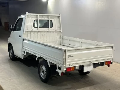 Mazda BONGO  с аукциона в Японии