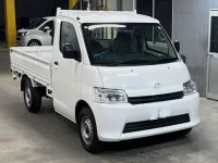 Mazda BONGO лот № 3041 оценка 3.5  с аукциона в Японии 3