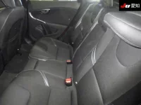 Volvo V40 лот № 1046 оценка 4  с аукциона в Японии 3