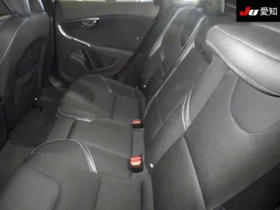 Volvo V40  с аукциона в Японии