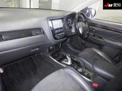 Mitsubishi OUTLANDER PHEV