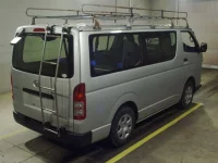 Toyota HIACE VAN лот № 62004 оценка R  с аукциона в Японии 1