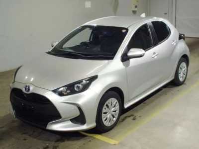 Toyota YARIS  с аукциона в Японии