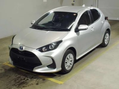 Toyota YARIS  с аукциона в Японии