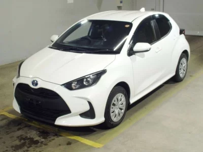 Toyota YARIS  с аукциона в Японии