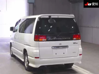 Nissan ELGRAND  с аукциона в Японии