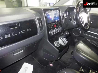 Mitsubishi DELICA D5  с аукциона в Японии