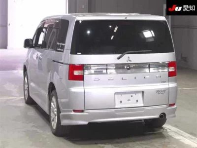 Mitsubishi DELICA D5  с аукциона в Японии