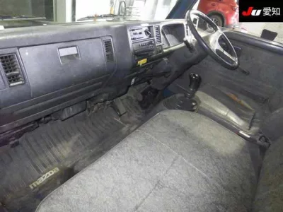 Mazda TITAN  с аукциона в Японии