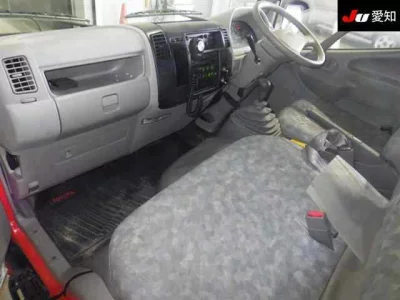 Toyota DYNA  с аукциона в Японии