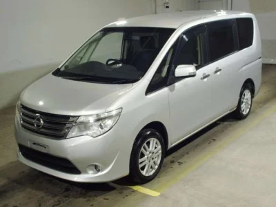 Nissan SERENA  с аукциона в Японии