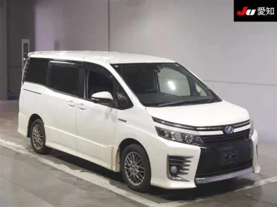 Toyota VOXY  с аукциона в Японии