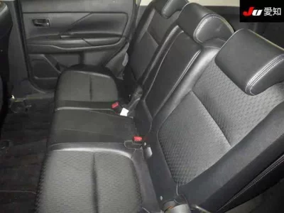 Mitsubishi OUTLANDER PHEV