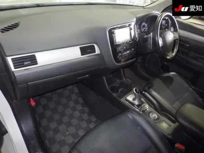 Mitsubishi OUTLANDER PHEV