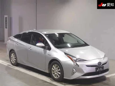Toyota Prius  с аукциона в Японии