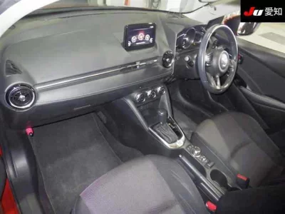 Mazda DEMIO  с аукциона в Японии