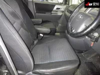 Toyota VOXY лот № 30213 оценка 3  с аукциона в Японии 5