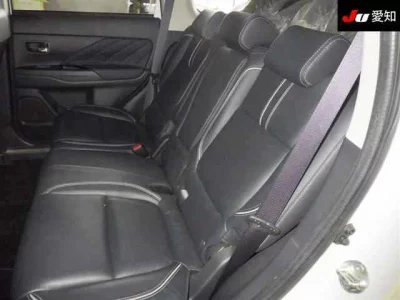 Mitsubishi OUTLANDER PHEV