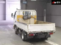 Toyota DYNA лот № 7045 оценка 3.5  с аукциона в Японии 1
