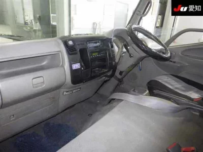 Toyota DYNA  с аукциона в Японии