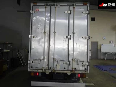 Toyota DYNA  с аукциона в Японии