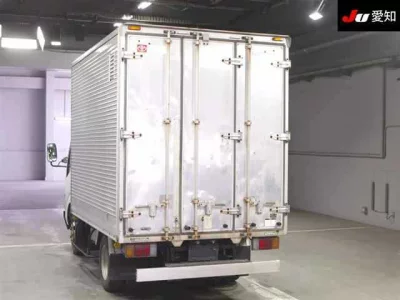 Toyota DYNA  с аукциона в Японии