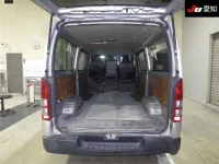 Toyota HIACE VAN лот № 20065 оценка R  с аукциона в Японии 3