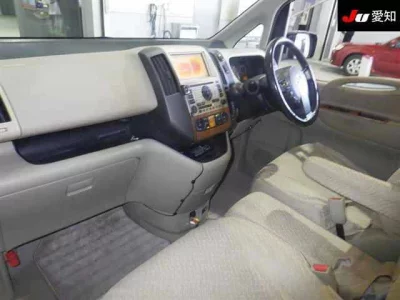 Nissan SERENA  с аукциона в Японии