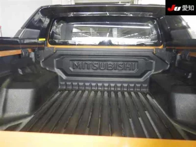 Mitsubishi TRITON