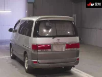 Toyota HIACE REGIUS лот № 30438 оценка R  с аукциона в Японии 1