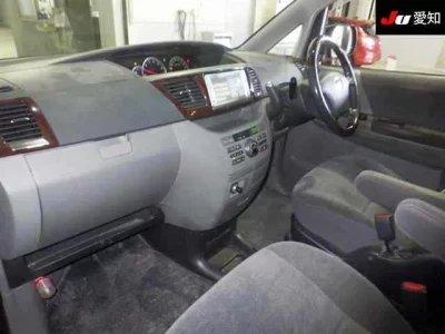 Toyota NOAH  с аукциона в Японии