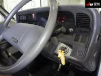 Toyota HIACE VAN лот № 7072 оценка 3  с аукциона в Японии 4