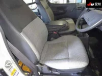 Toyota HIACE VAN лот № 7072 оценка 3  с аукциона в Японии 5