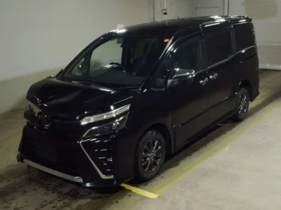 Toyota VOXY  с аукциона в Японии