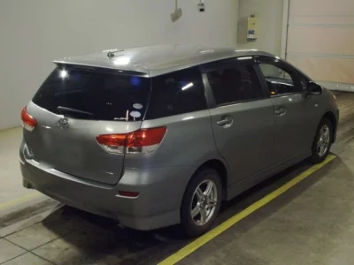 Toyota WISH  с аукциона в Японии