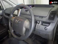 Toyota VOXY лот № 30410 оценка 3.5  с аукциона в Японии 3