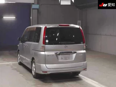 Nissan SERENA  с аукциона в Японии