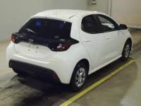 Toyota YARIS лот № 6095 оценка 3.5  с аукциона в Японии 1