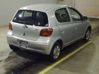 Toyota VITZ лот № 7212 оценка 3  с аукциона в Японии 1