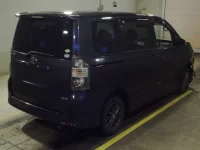 Toyota VOXY лот № 7209 оценка R  с аукциона в Японии 1