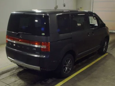 Mitsubishi Delica D:5
