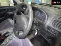 Suzuki SWIFT лот № 30442 оценка 3.5  с аукциона в Японии 4