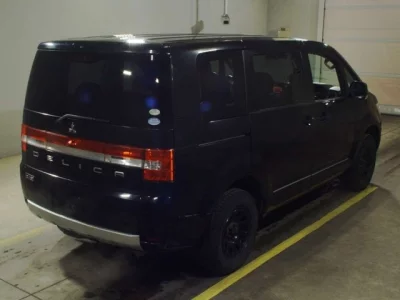 Mitsubishi Delica D:5