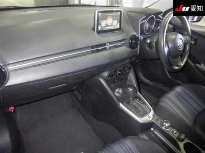 Mazda DEMIO  с аукциона в Японии