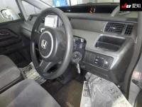 Honda STEP WAGON лот № 30681 оценка 3.5  с аукциона в Японии 4