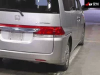 Honda STEP WAGON лот № 30681 оценка 3.5  с аукциона в Японии 7